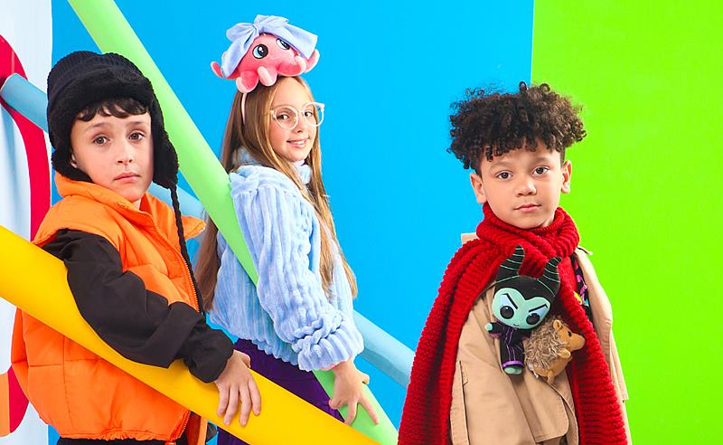 Ai que frio! Editorial de moda de inverno infantil apresenta looks que você pode montar em casa