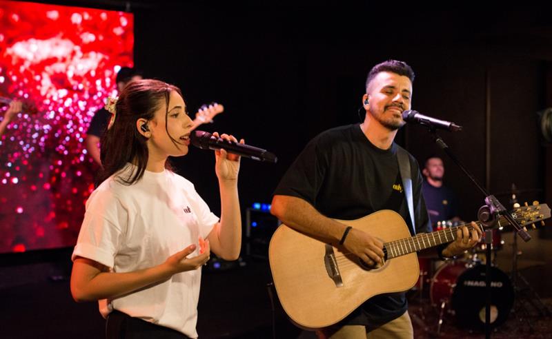 Novo single de Stéfanno Dias revisita o clássico “Essência da Adoração” com participação de Tawane Ricelly