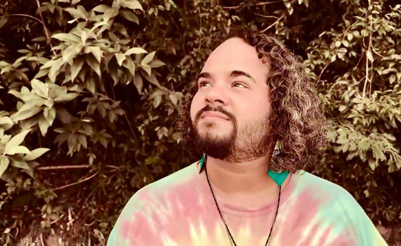 Juglitter lança “Mountain”, single que transforma memórias em música e celebra sua conexão com São Thomé das Letras