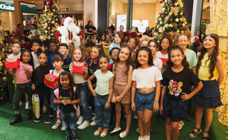 Desfile inclusivo da Max Fama e Pop School movimenta o Shopping Morumbi Town com diversidade e criatividade