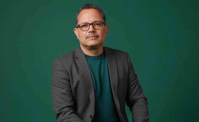 Gil de Sá leva debate sobre racismo e memória social ao Atelier Cultural em São Paulo