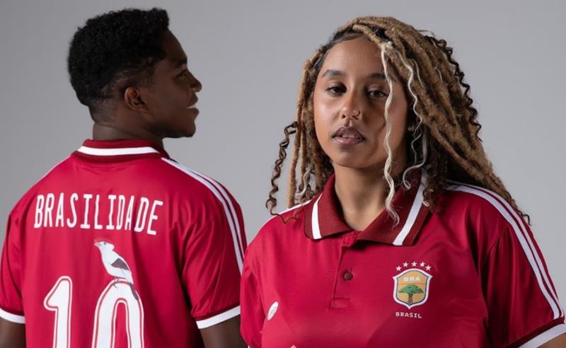 Chico Rei lança camisa vermelha para a Copa do Mundo