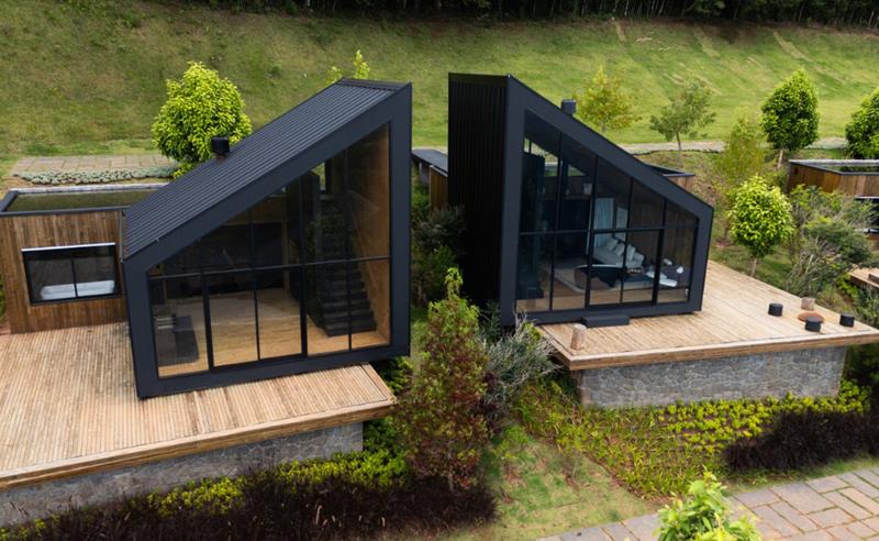 Hotel nas montanhas de Monte Verde aposta em construção industrializada em aço para acelerar obras