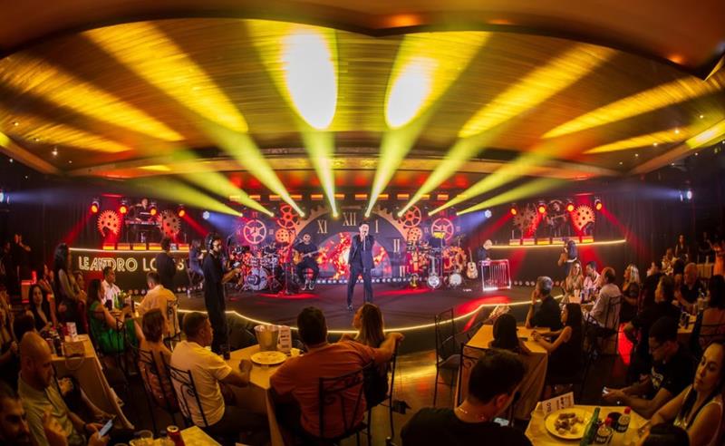 De “Pica-Pau” a uma verdadeira fênix: a reinvenção artística de Leandro Lopes