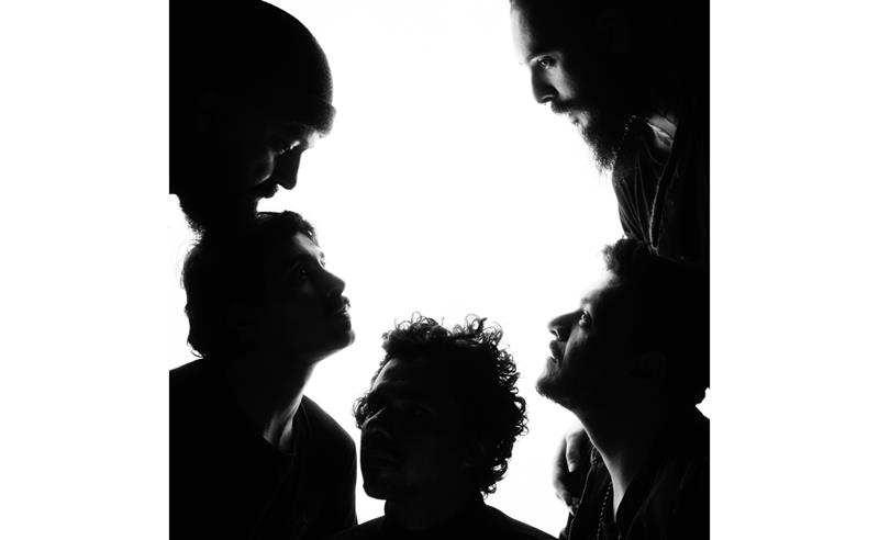 Dona Olga apresenta “Invisível”, novo single que mergulha em sentimentos e amadurecimento