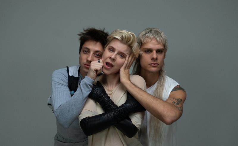 Robyn e CA7RIEL & Paco Amoroso se unem em “Blow My Mind”