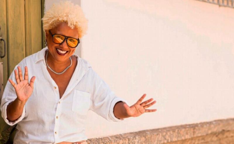 Marina Iris engata três projetos em série de apresentações no RJ