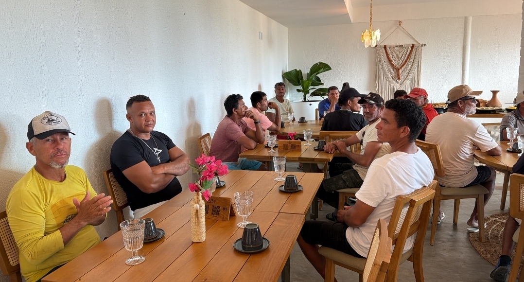 Quando o mar encontra o cuidado: gesto de Páscoa inspira nova relação entre turismo e comunidade no Preá