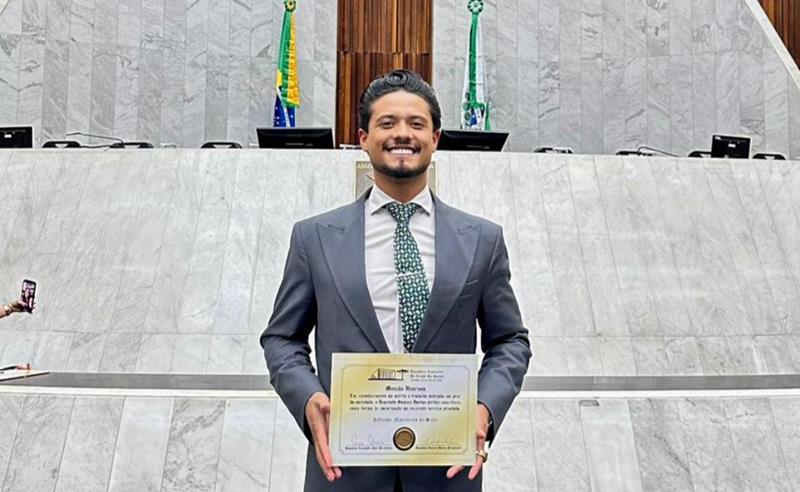 Dr. Jefferson Nascimento da Silva recebe menção honrosa na Assembleia Legislativa do Paraná