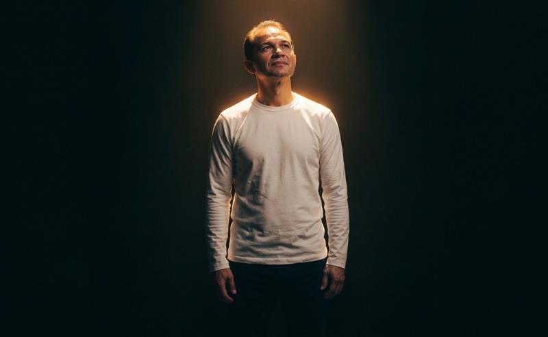 Davi Sacer apresenta o single “Eu Não, Deus”