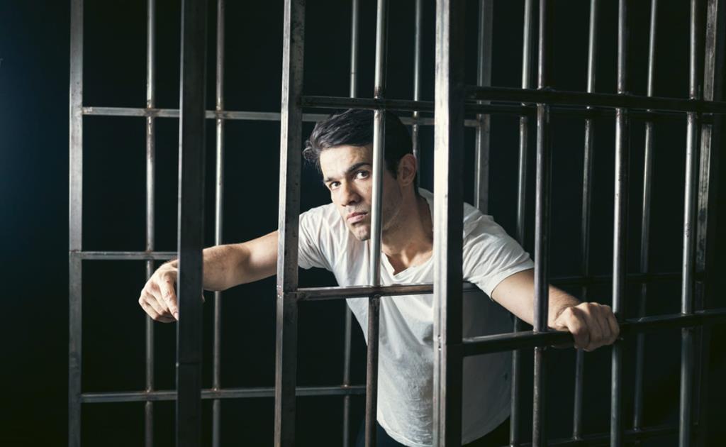 “A Pequena Prisão” ganha adaptação inédita no Teatro Poeira com experiência imersiva inovadora