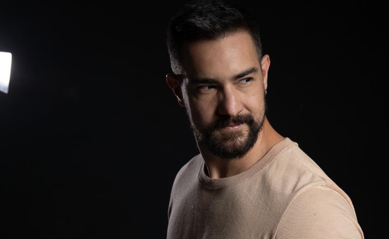 Autor brasiliense Thiago Ramos lança livro que transforma leitura em experiência interativa