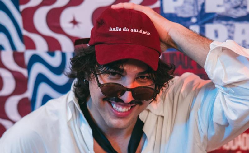 Expoente da nova cena da MPB, Malize lança single premiado “Baile da Saudade”