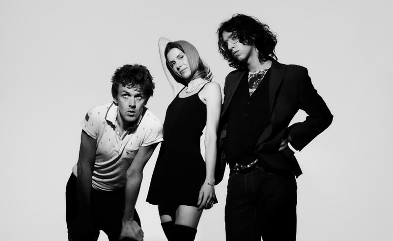 Balaclava Records anuncia show solo dos ingleses bar italia