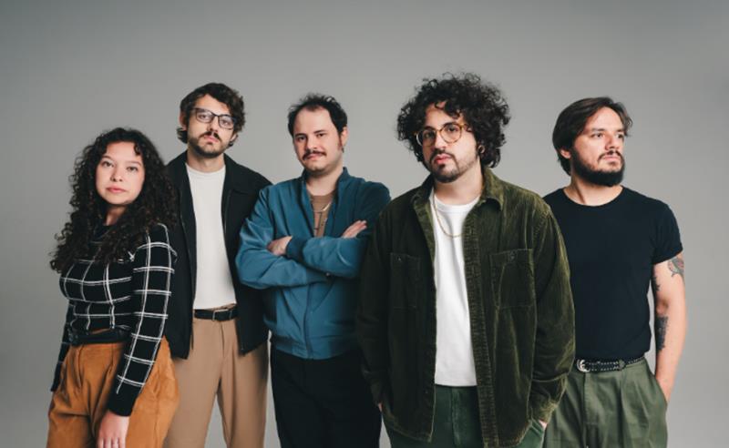 A Olívia lança álbum deluxe com participação de Esteban Tavares e Selvagens à Procura de Lei
