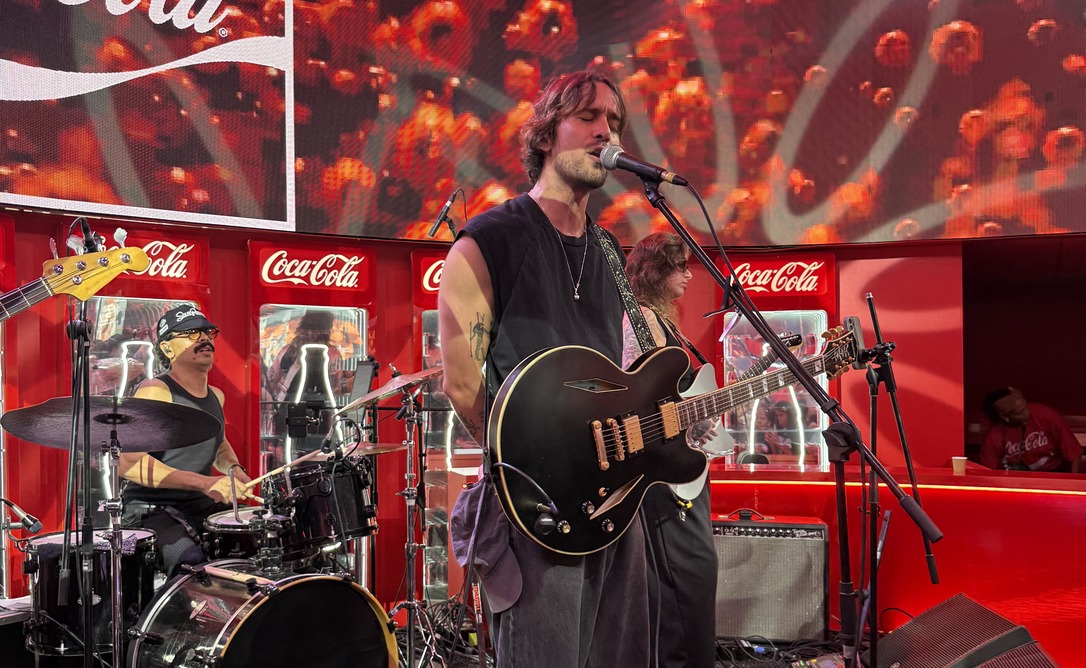 Matheus Torres estreia no Rock in Rio com show no Coke Studio