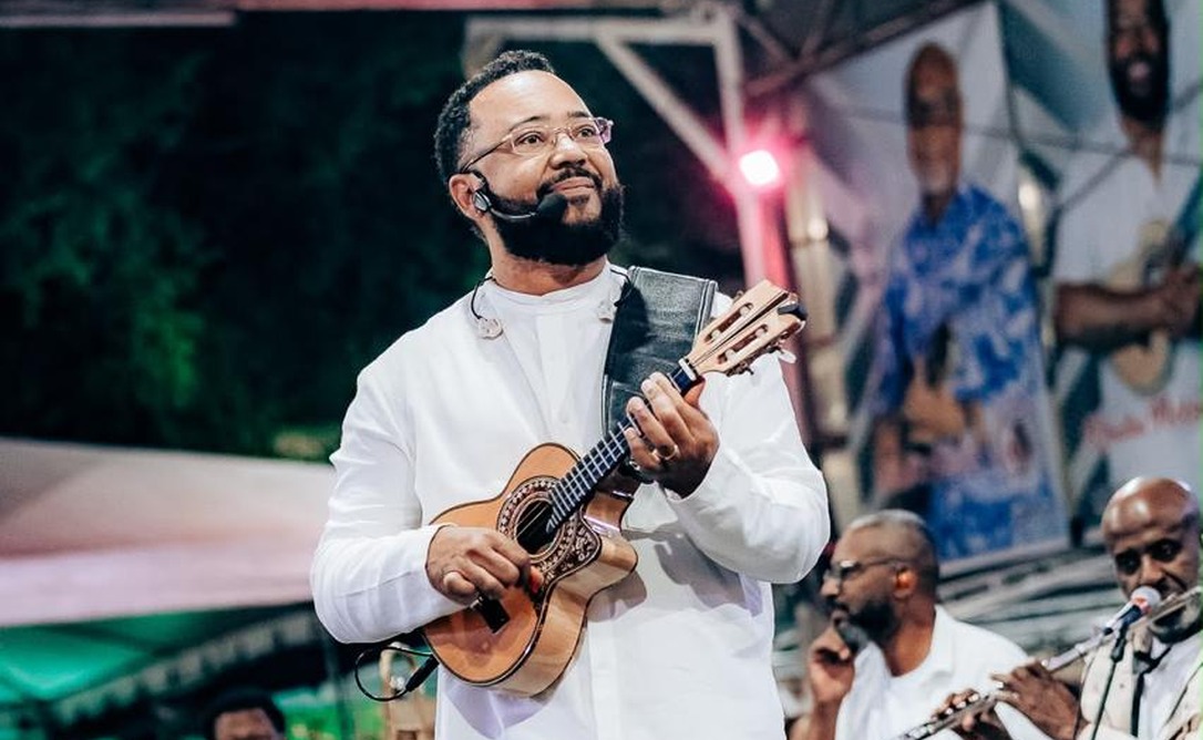 Dudu Nobre celebra o samba com ingressos esgotados e alegria contagiante no Cacique de Ramos
