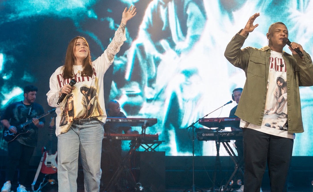 O grupo One Service lança o EP “Everyone Newborn” e o clipe de “Aba Pai”, que traz a participação de Julliany Souza