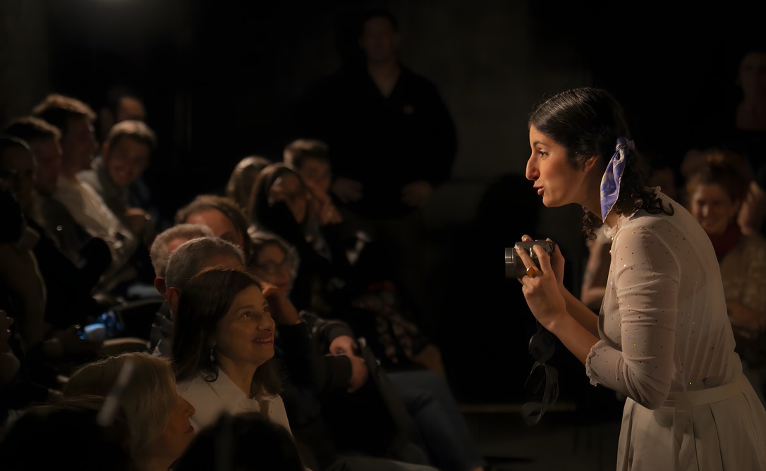 Com sessões esgotadas desde a estreia, “Pra Quem Não me Conhece” prorroga temporada na Casa de Cultura Laura Alvim
