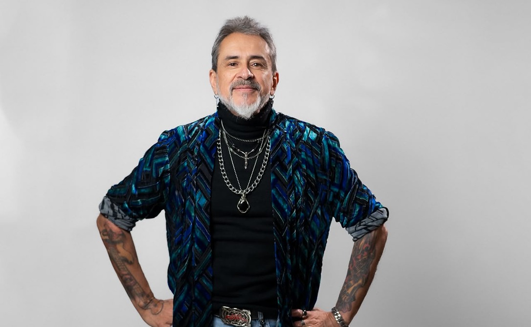 Produtor HElio Leite Cosmo faz alerta a novos artistas: “Temos muitos hits inflacionados que não criam público de verdade”