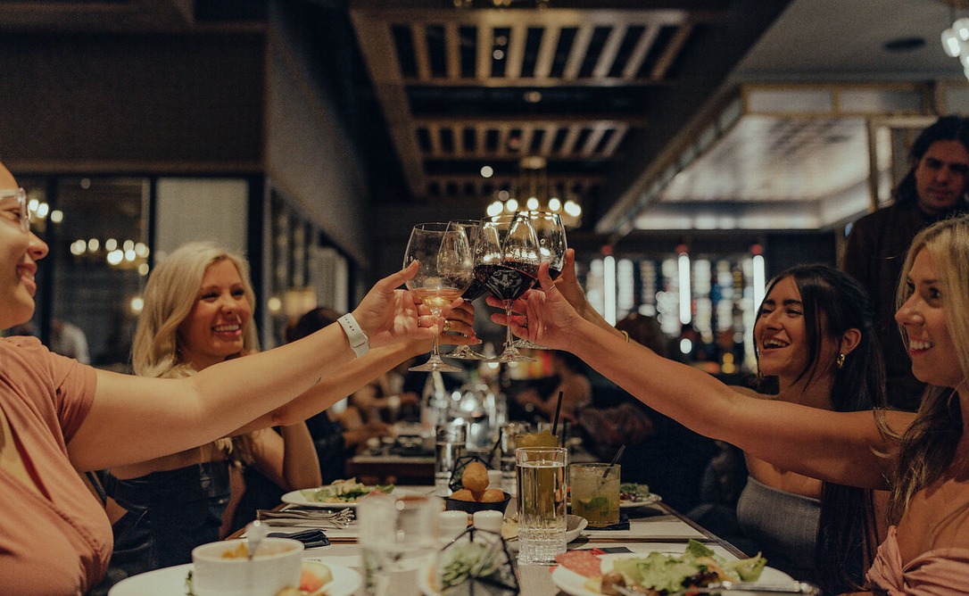 Uma boa mesa pede um bom vinho: Em mais uma parceria, Fogo de Chão e Mistral oferecem benefício exclusivo para clientes