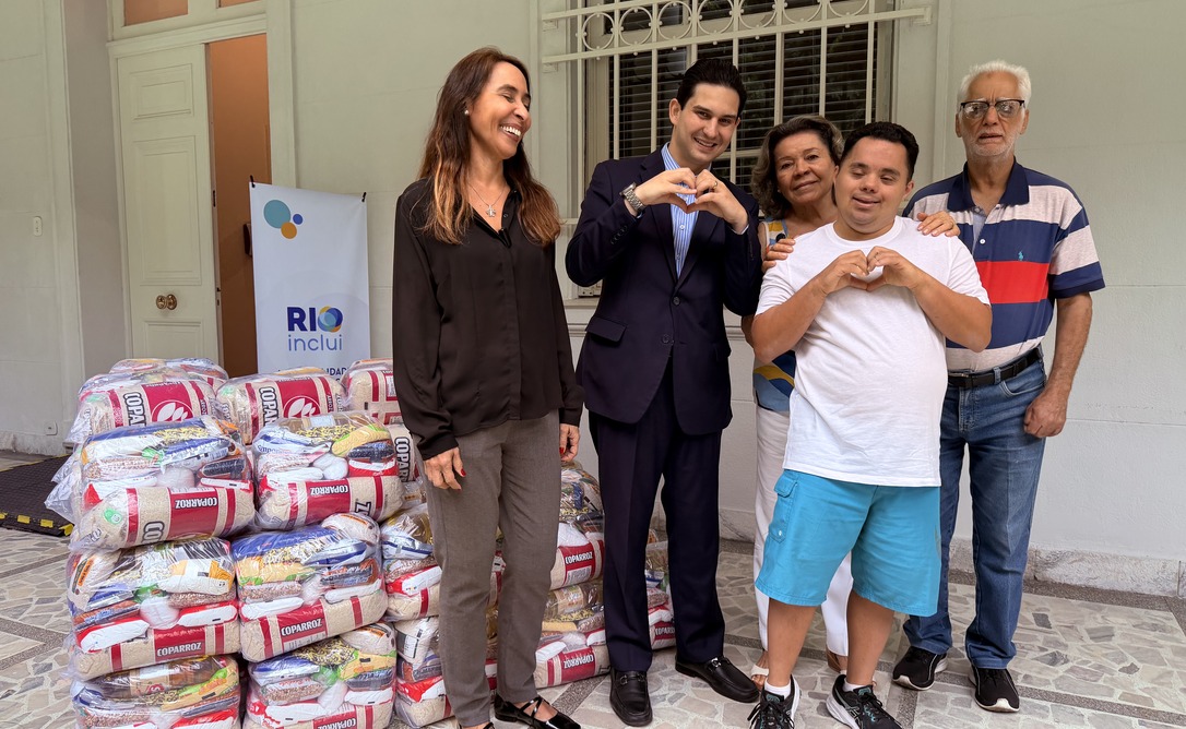 Mobilização solidária arrecada 15 toneladas de alimentos para a RIOInclui